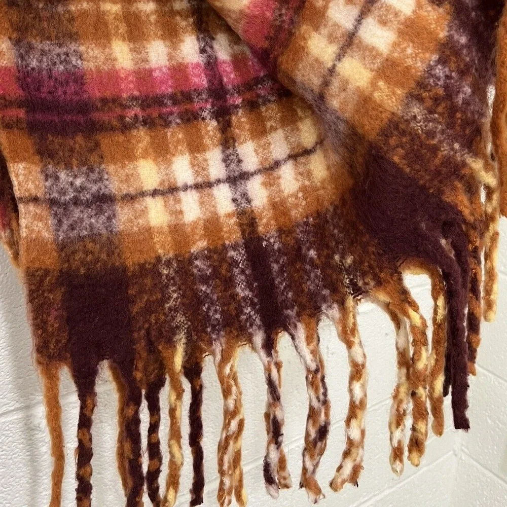 NWOT Aerie Plaid Brushed Heavyweight Scarf Purple